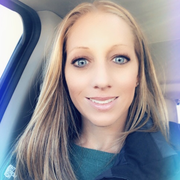 Meet your Posher, Kristin - Picture 2 of 3